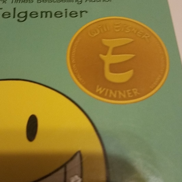 Scholastic Smile book by Raina Telgemeier - Picture 6 of 6